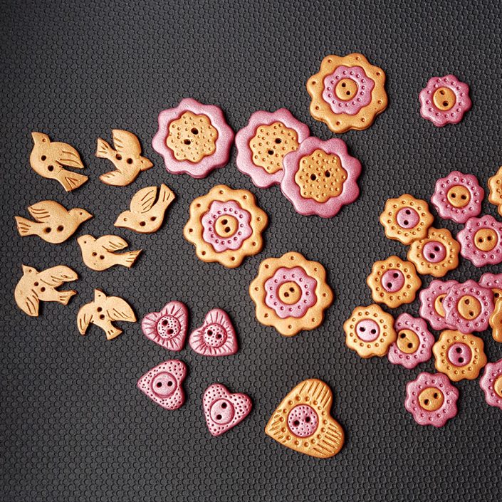 Birds, hearts and flowers in polymer clay | By 2ou3choses.com Birds, hearts and flowers in polymer clay | By 2ou3choses.com