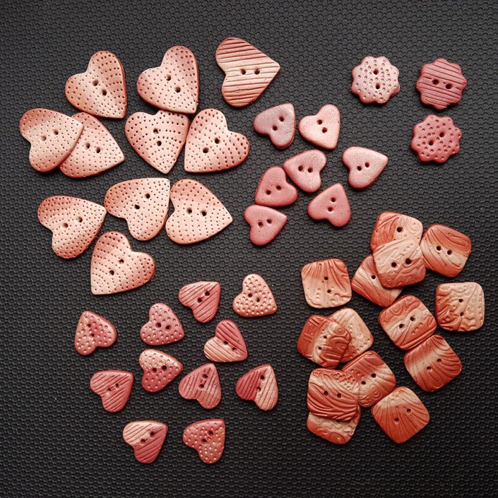 Copper and « vieux rose » colours for these buttons | By 2ou3choses.com Copper and "vieux rose" colours for these buttons | By 2ou3choses.com
